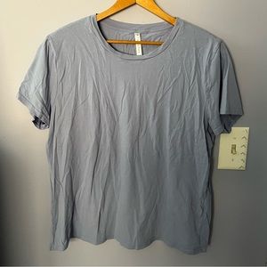 🦋Fabletics t-shirt🦋